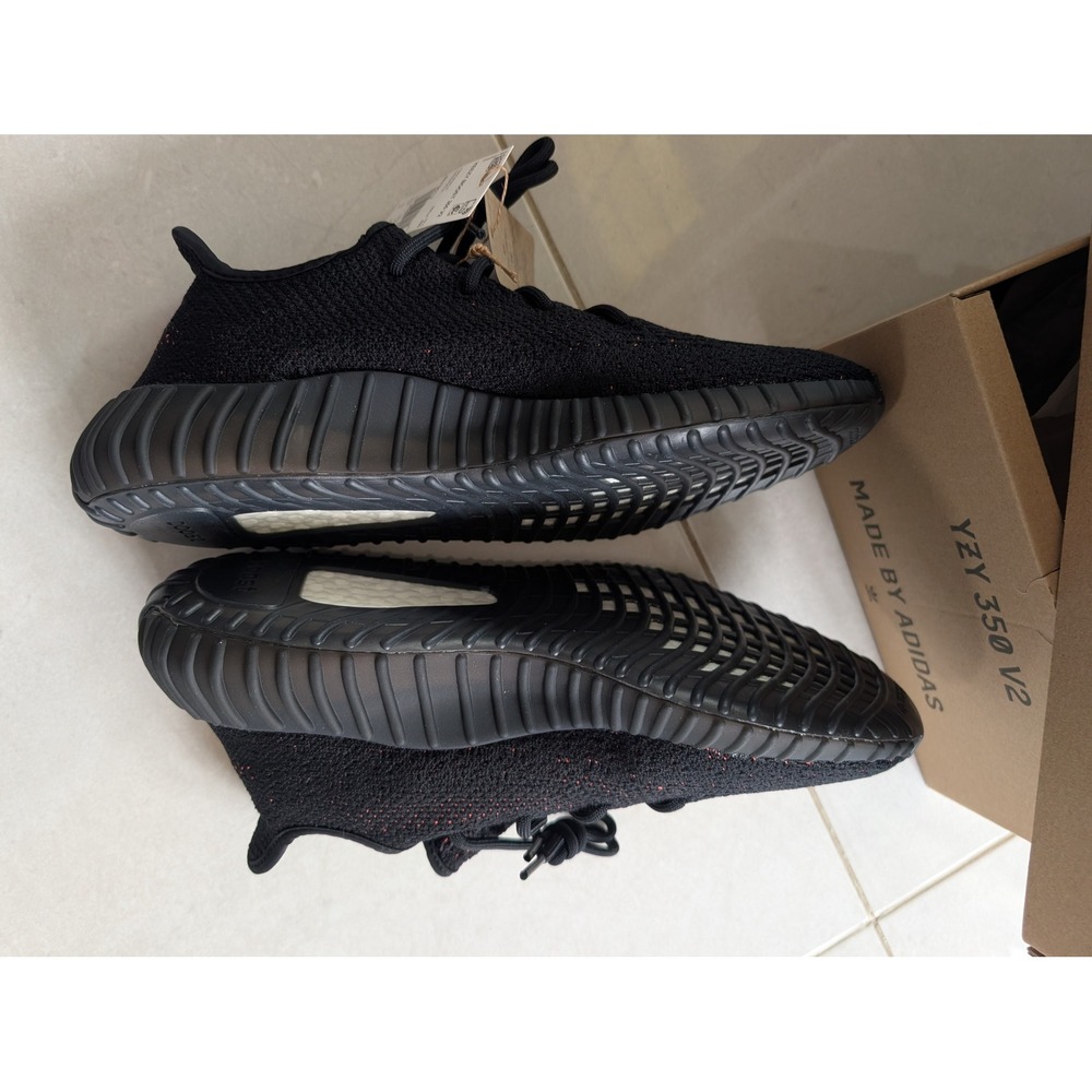 Adidas Yeezy Boost 350 V2 Core Black Red BY9612 Mens Sneakers Size 11 NWT - Picture 6 of 9
